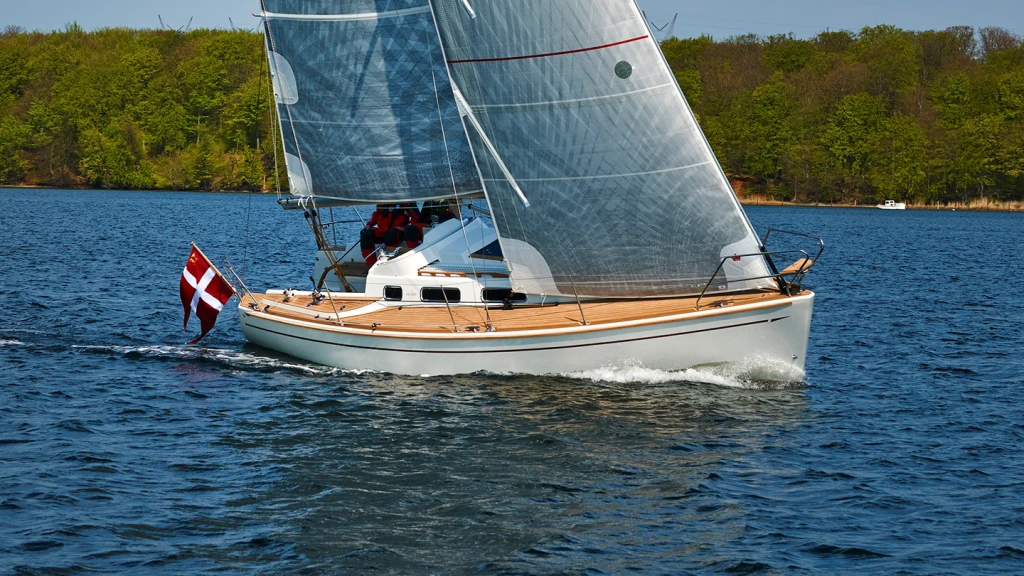 Faurby 335 Performance Cruiser, under full sails
